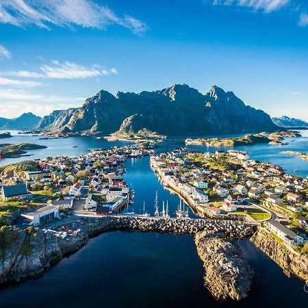 Gammelskola Apartments Henningsvaer Exterior photo