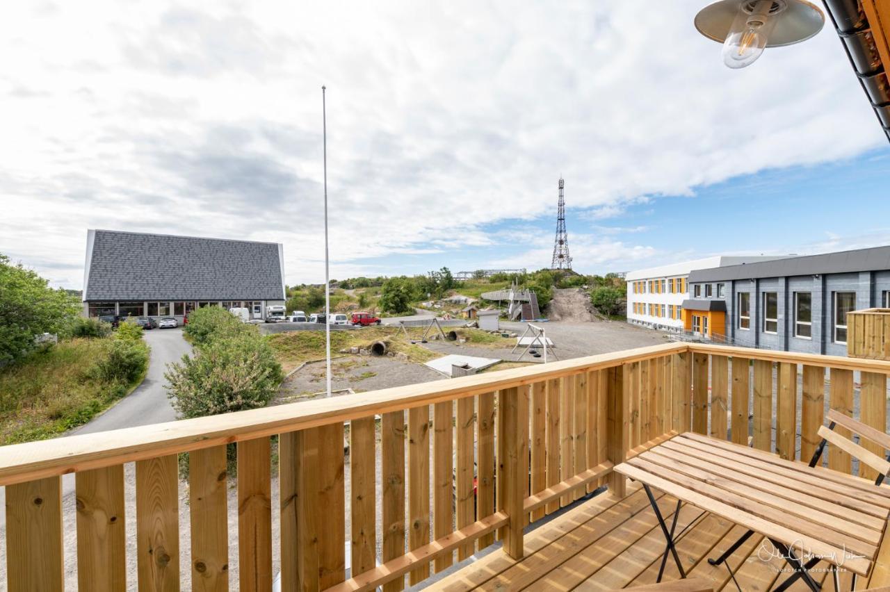 Gammelskola Apartments Henningsvaer Exterior photo